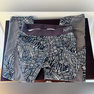 Nike Leggings Womens Size Small Gray Capri Patterned Running Yoga Dri-Fit